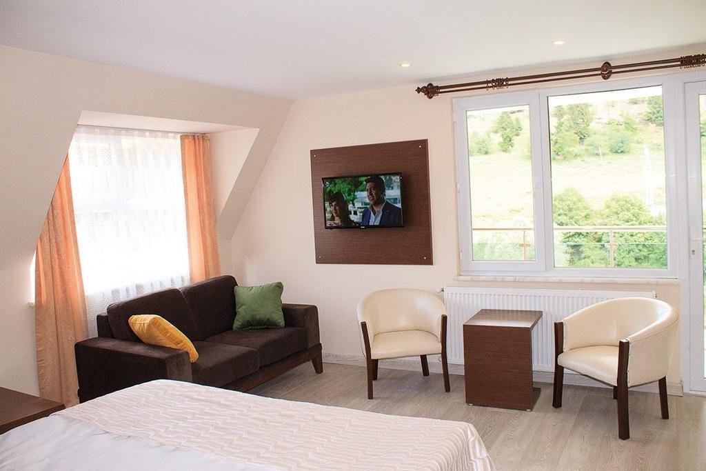 Hotel Green Valley Savsat Habitación foto